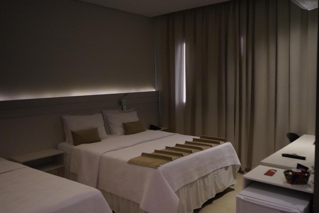 Pak Suites Hotel Luis Eduardo Magalhaes Exteriör bild