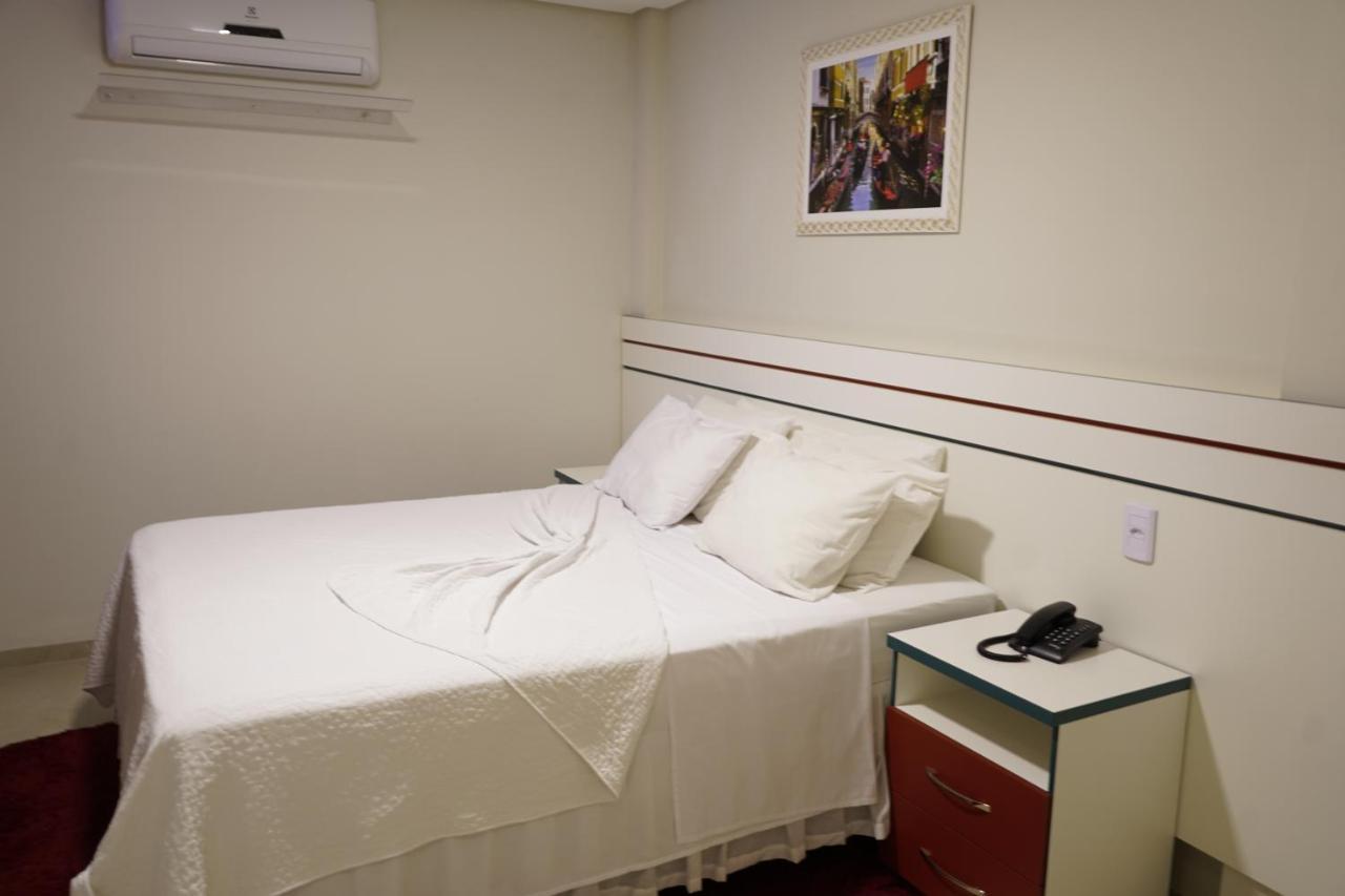 Pak Suites Hotel Luis Eduardo Magalhaes Exteriör bild