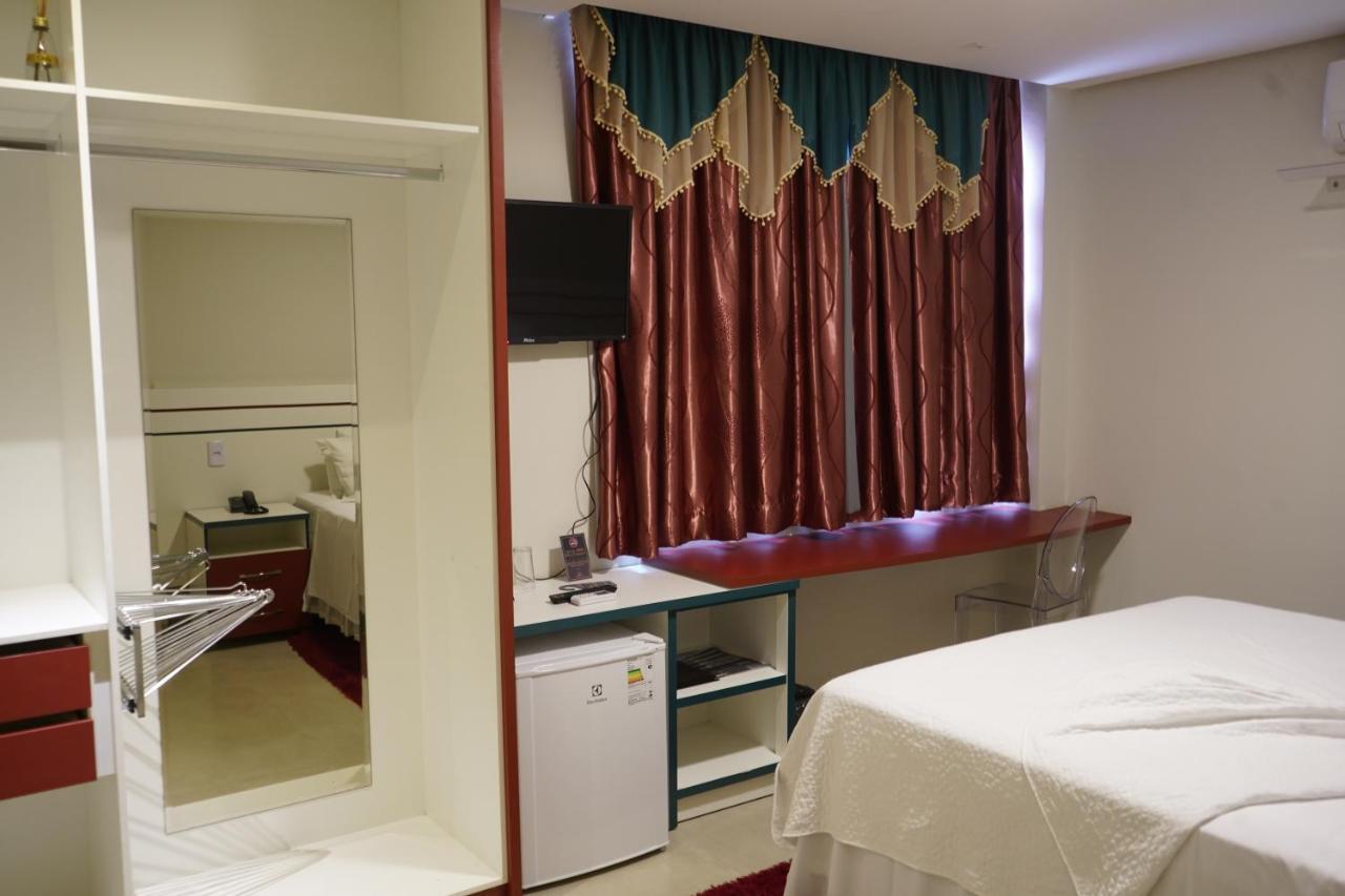 Pak Suites Hotel Luis Eduardo Magalhaes Exteriör bild