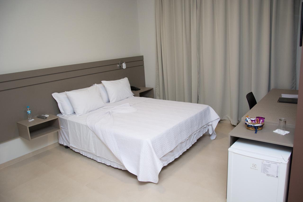 Pak Suites Hotel Luis Eduardo Magalhaes Exteriör bild